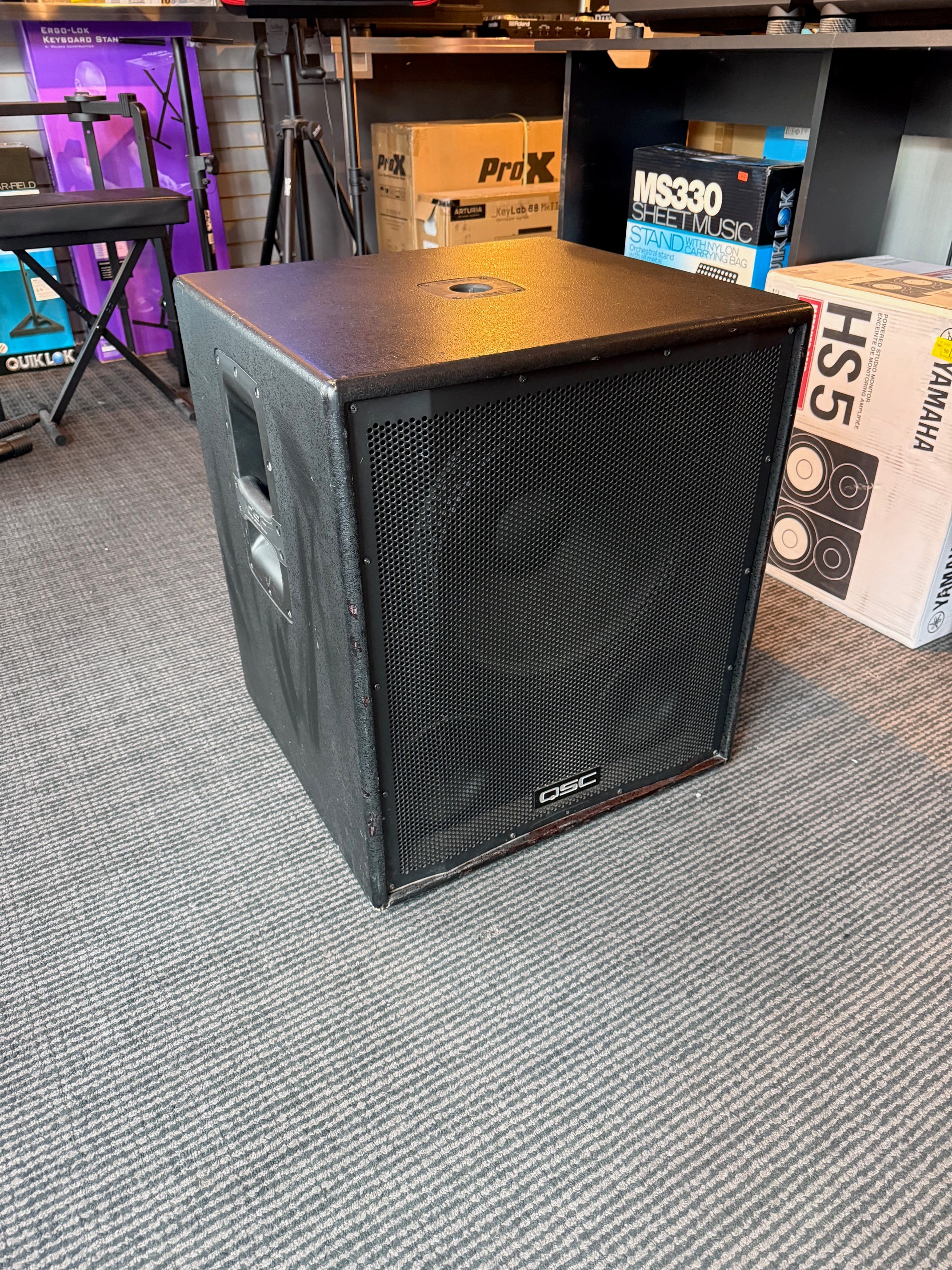 QSC HPR151i - 15'' Powered sub 134db peak (Pre owned - clean - 90 days warranty)