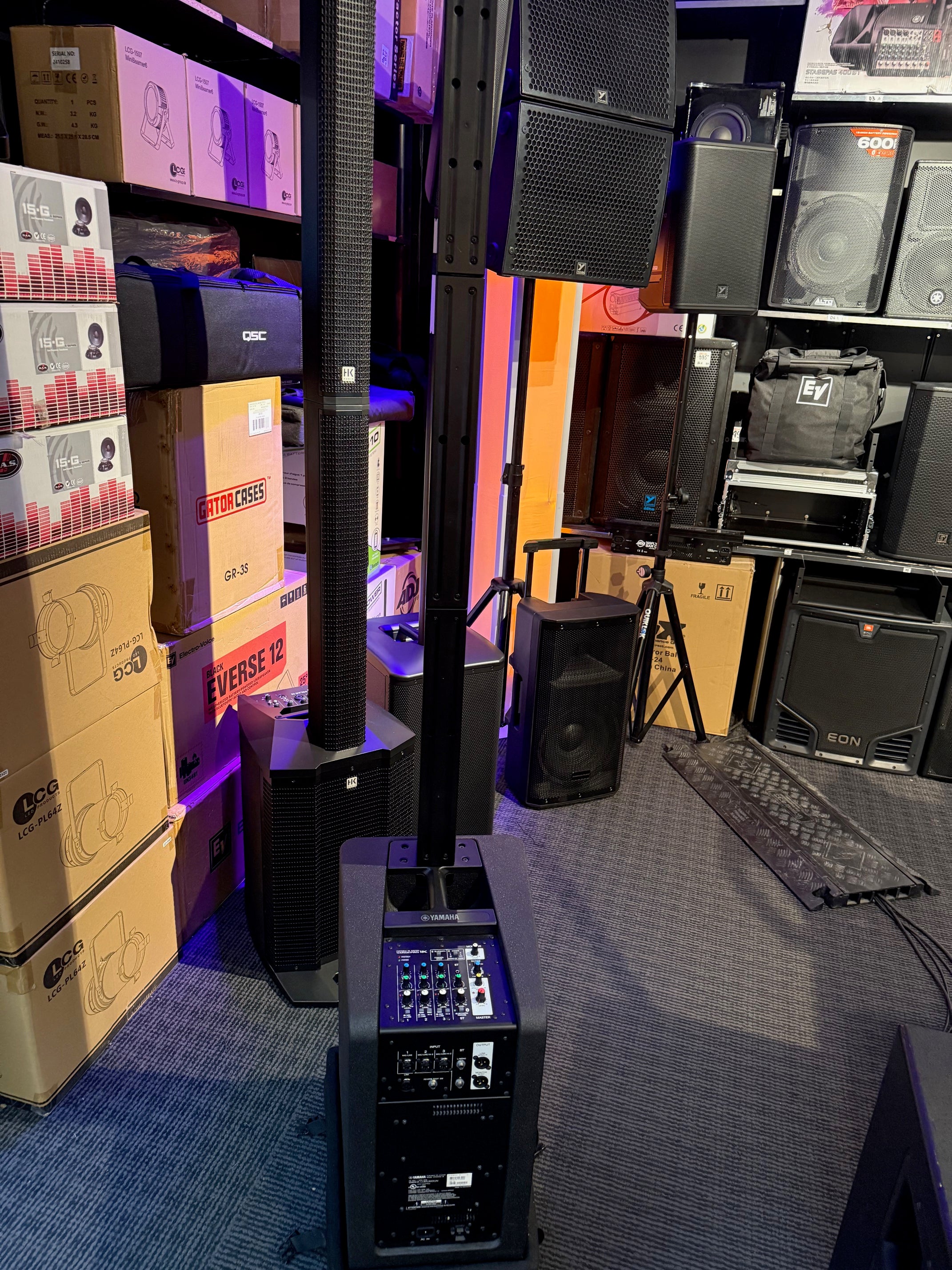 YAMAHA STAGEPAS 1K (Pre owned- like new - with dolly - 90 days warranty)