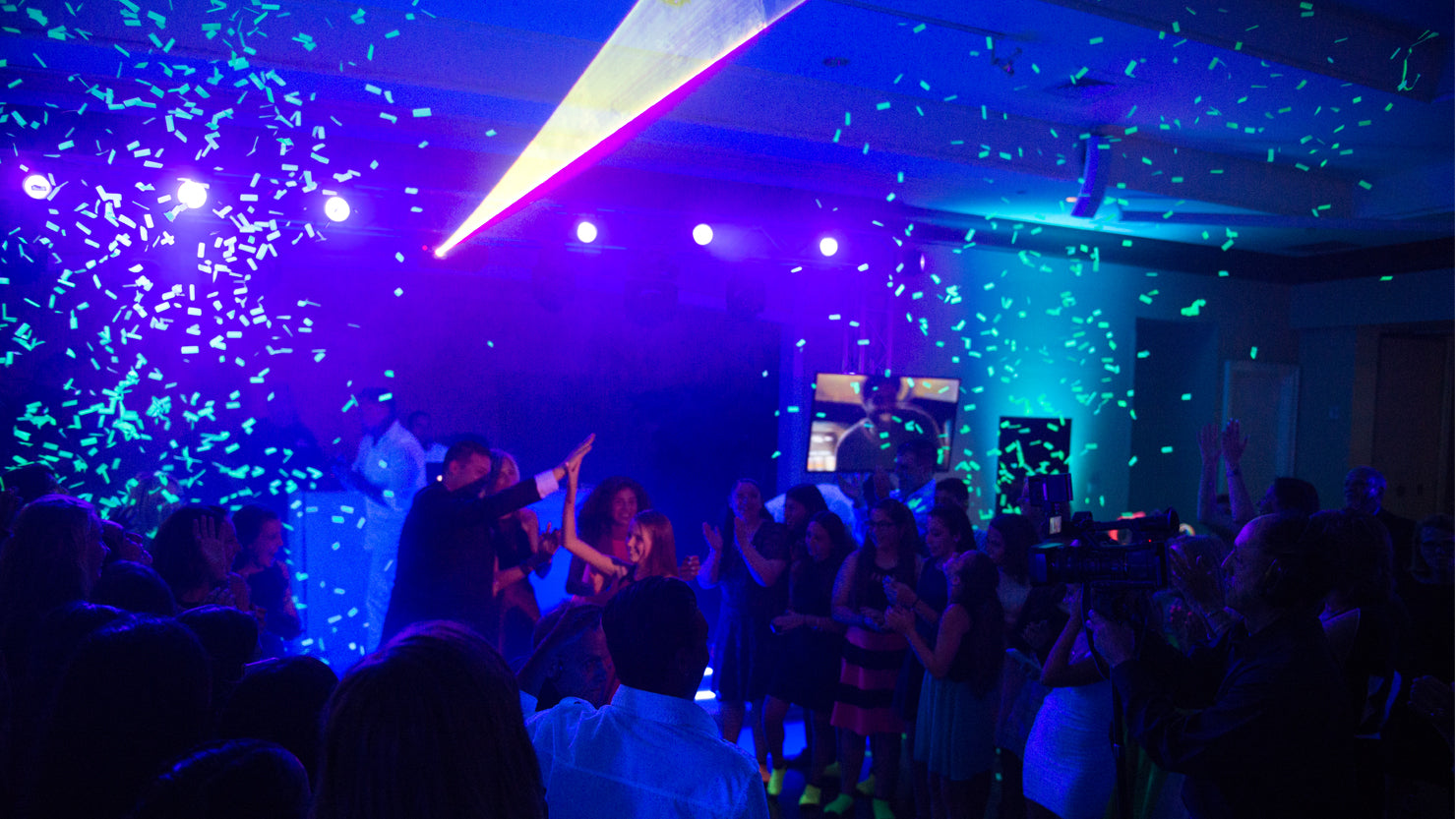 CHAUVET FUNFETTI-SHOT Confetti machine - Chauvet DJ FUNFETTI-SHOT Professional Confetti Launcher Perfect For Concerts Parties Or Special Events