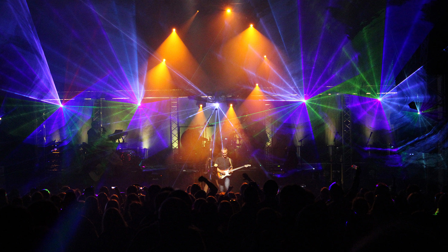 CHAUVET H1800FLEX Fog Machine - Chauvet DJ HURRICANE H1800 Flex Compact Water-Based Fog Machine Offers A Manually Adjustable Output Angle Of 180°