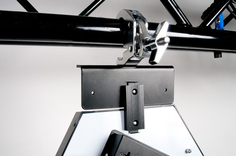 ADJ 3D-VISION-RB1 - Metal rigging bar for the ADJ 3D Vision panels.