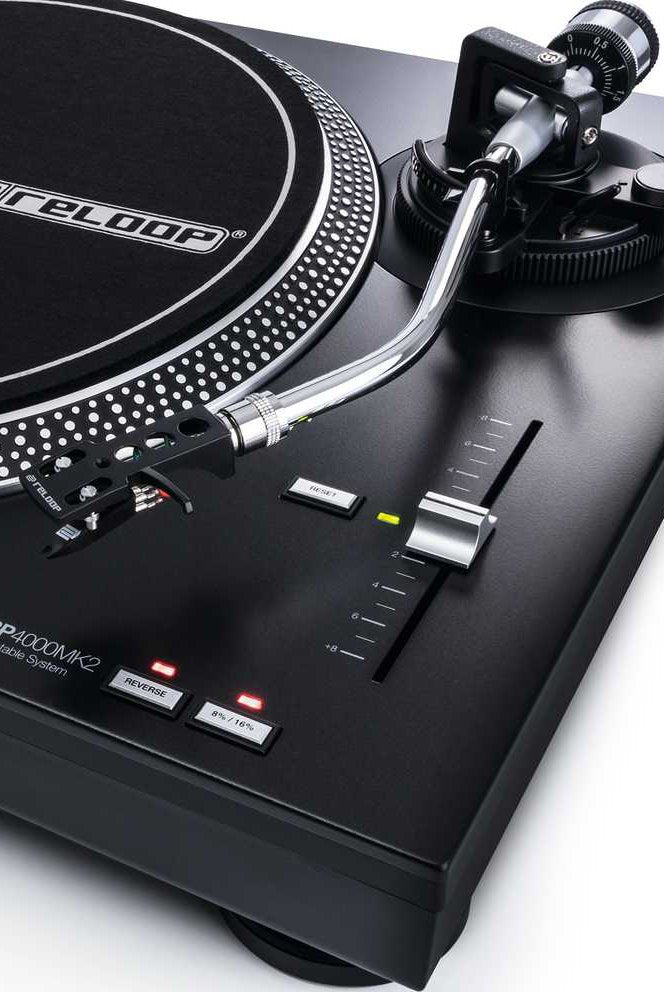 RELOOP RP-4000MK2 - QUARTZ-DRIVEN DJ TURNTABLE WITH HIGH-TORQUE DIRECT DRIVE