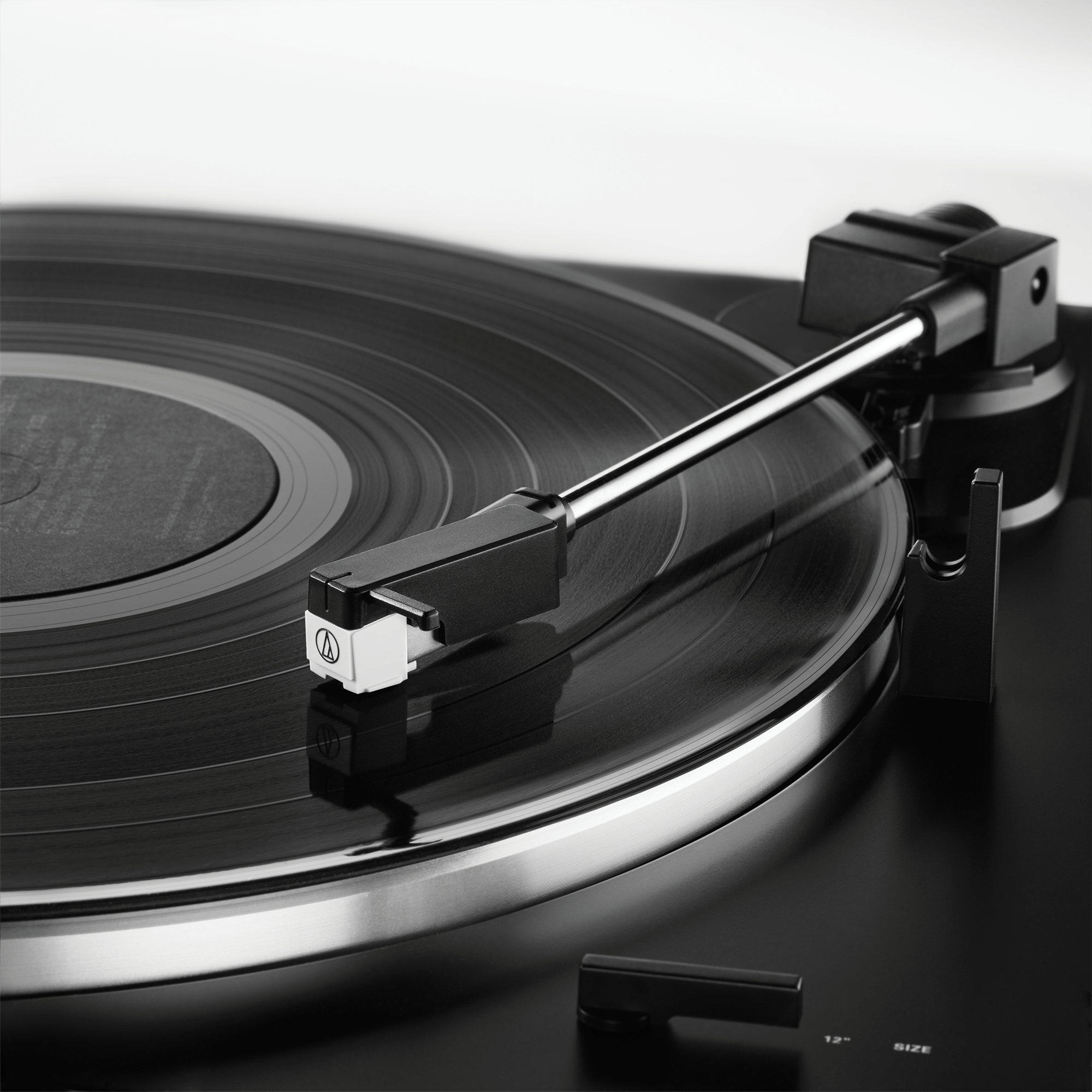 AUDIO-TECHNICA AT-LP60XBT Wireless belt-drive turntable