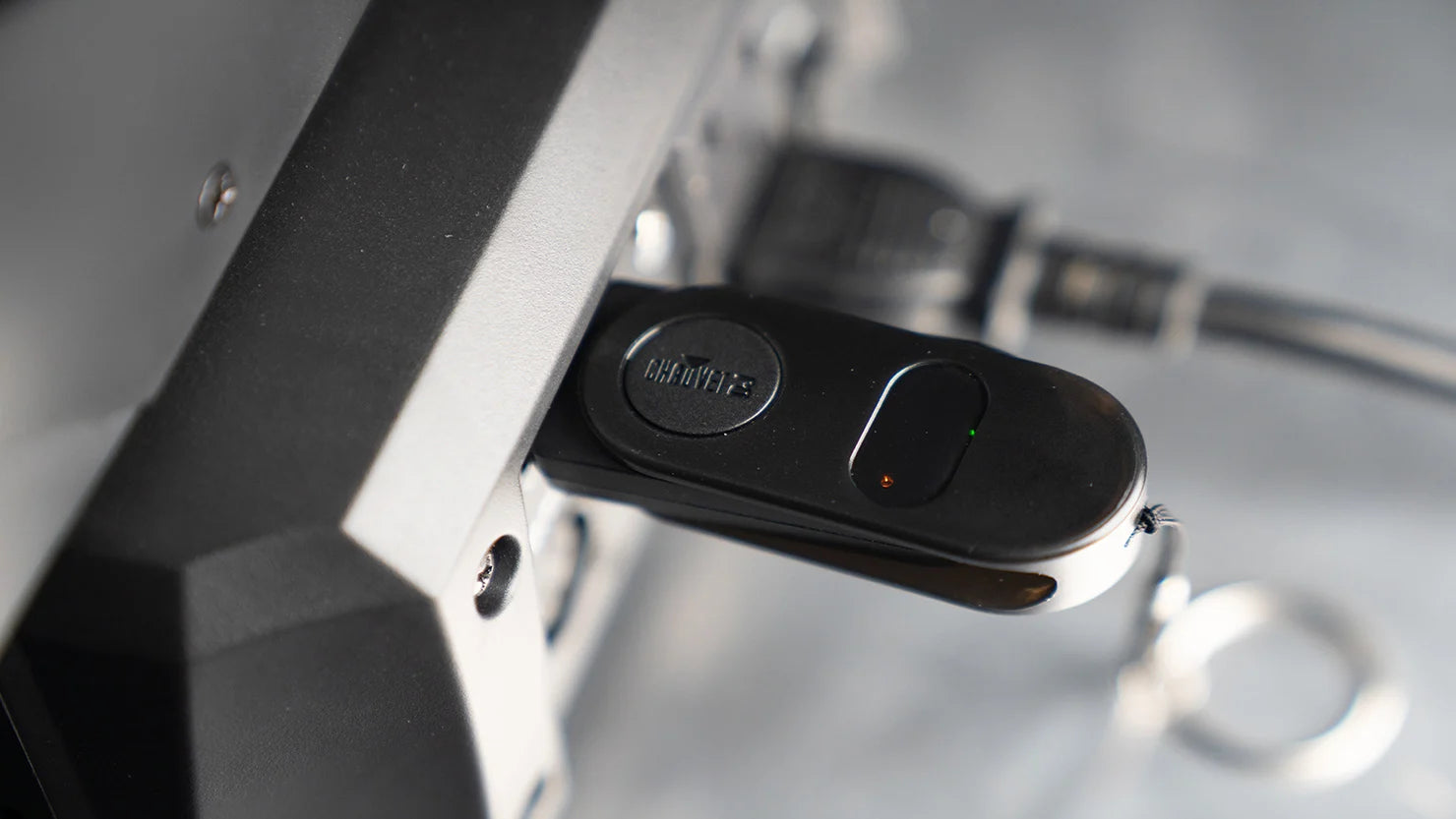 CHAUVET DFI-USB2 - Finger-sized Wireless D-FI Transceiver now with LED Indicators
