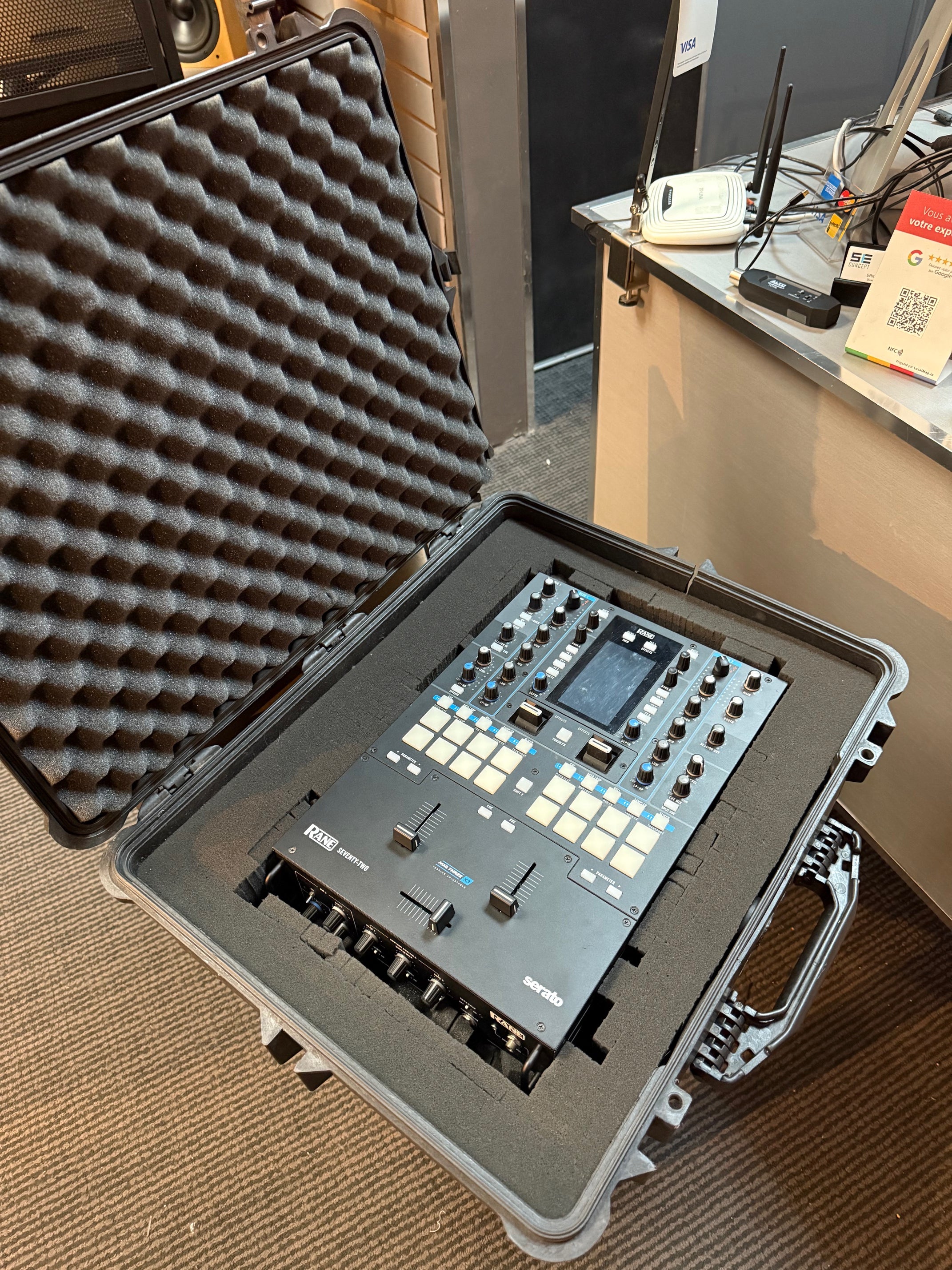 RANE SEVENTY-TWO (Pre owned - very clean - with decksaver & pelican case - 90 days warranty)