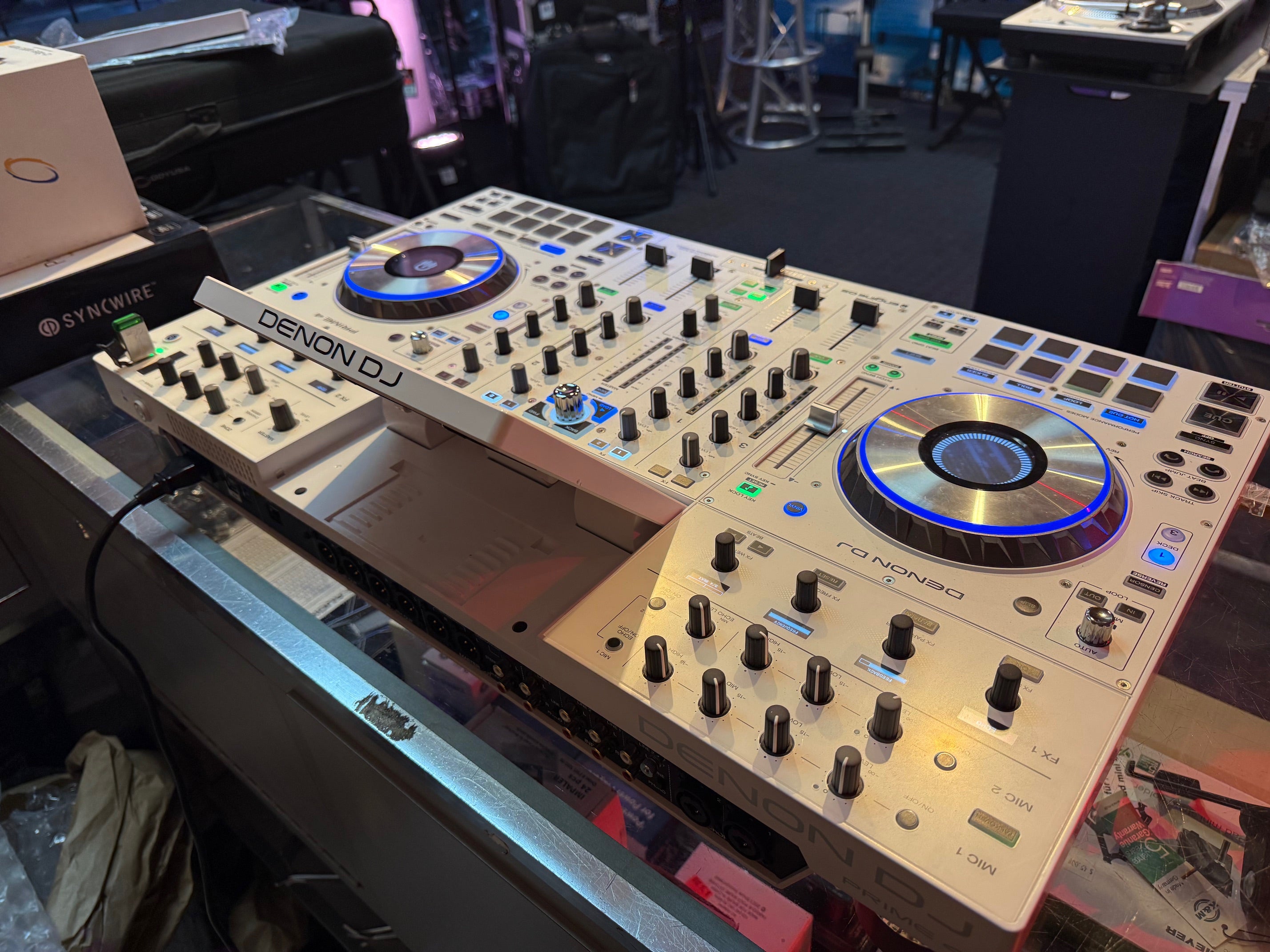 DENON DJ PRIME 4 WHITE (Pre owned - Super Clean- 30 days warranty)  4 Channels standalone USB-Hard drive controller