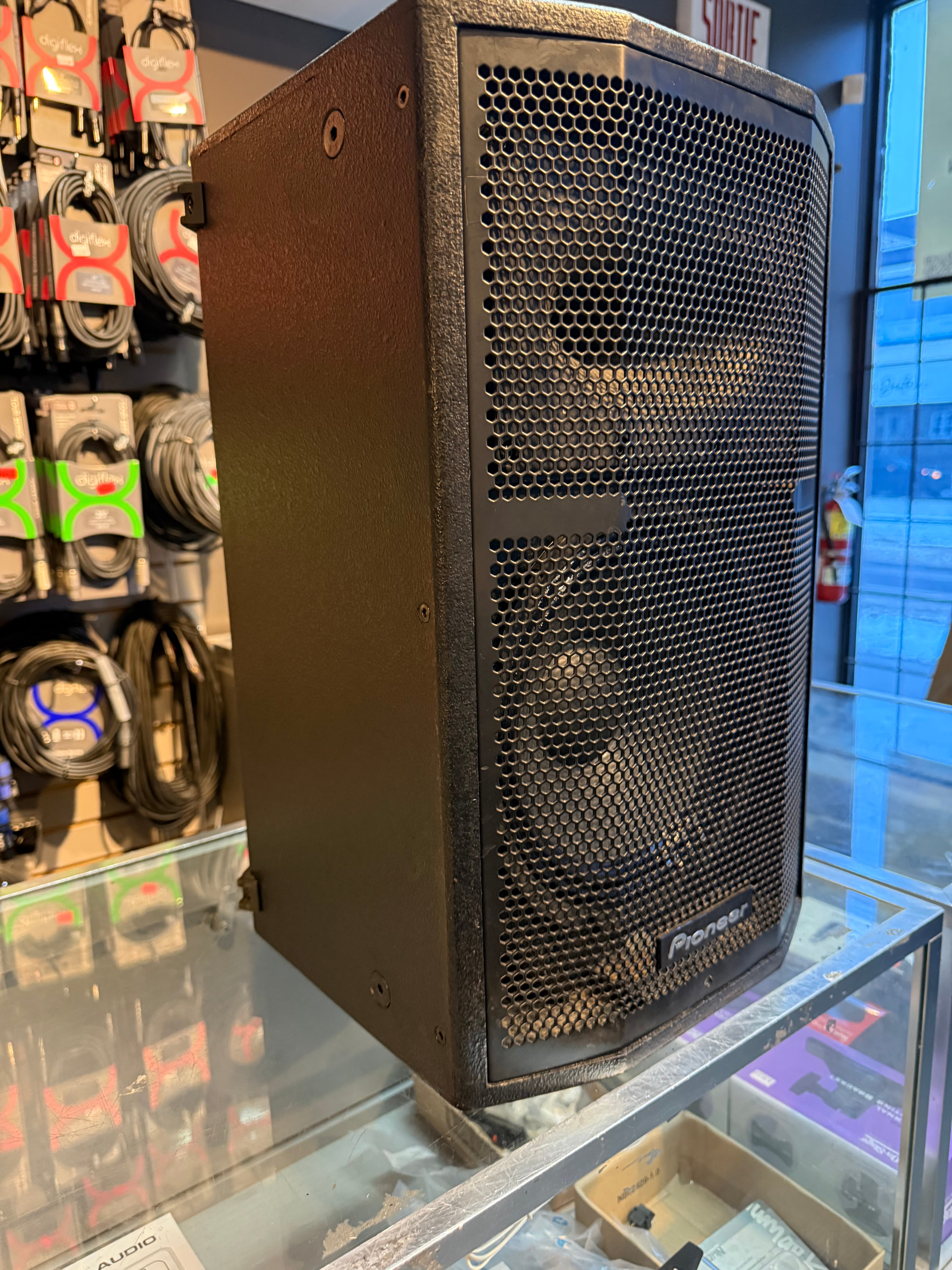 PIONEER XPRS10 (Pre owned - very clean) Powersoft amplifier - Two-Way Powered 10" 1200-Watt Speaker