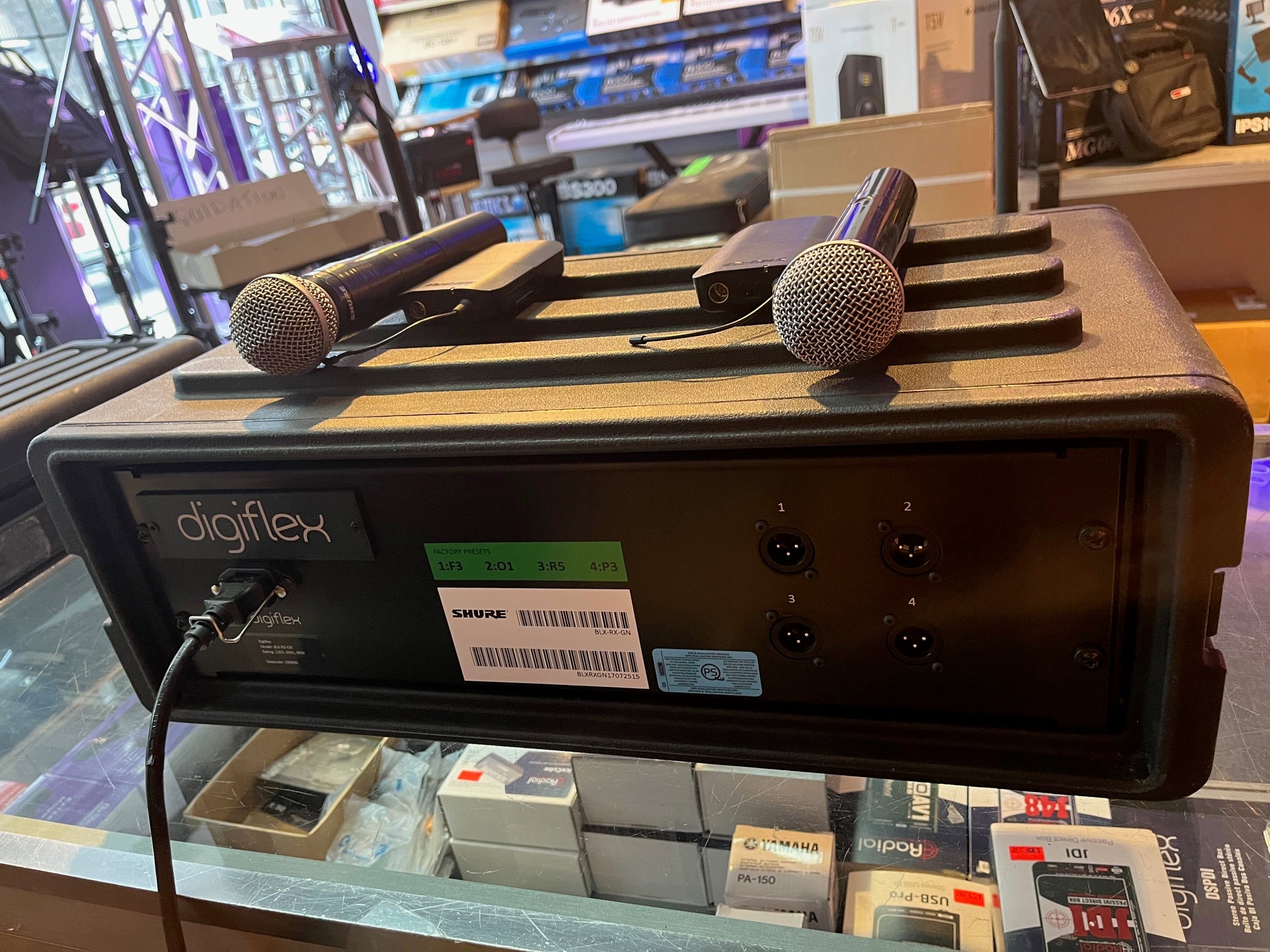 SHURE BLXR TOURING KIT (4) BLXR receiver *2 H9*  *2 H10* (2) BLX1 belt pack (2) BLX1 SM58 (1) UA44 distro (1) SKB case (1) PRO back panel DIGIFLEX