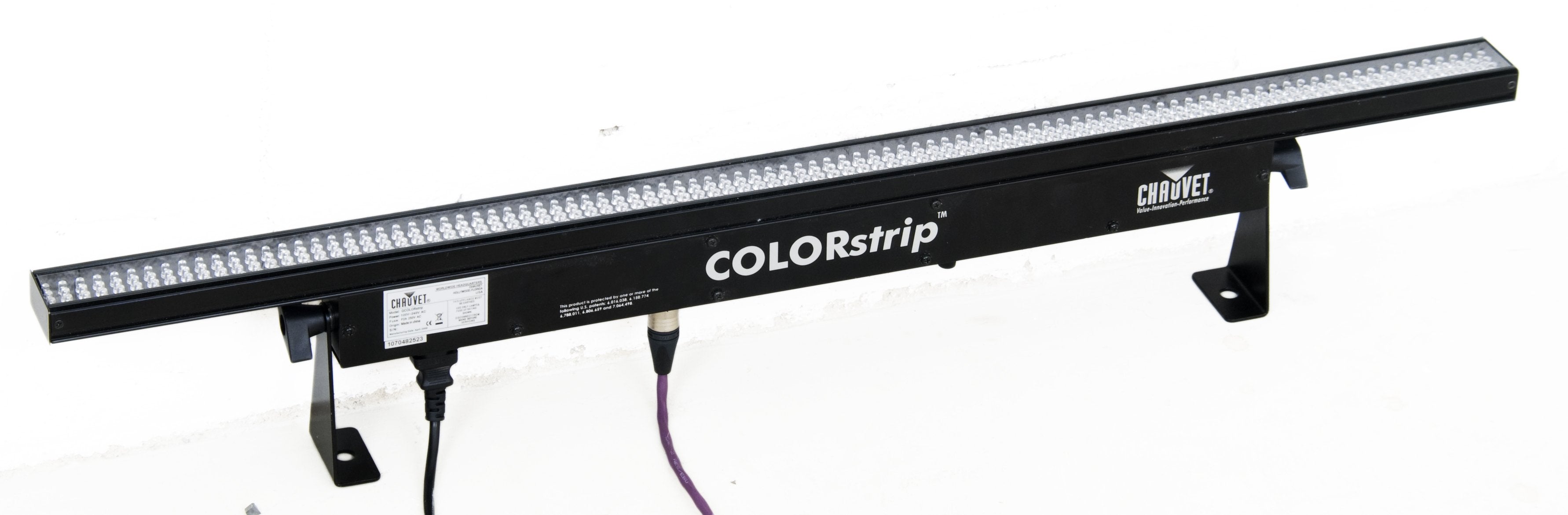 CHAUVET COLORSTRIP - Led bar with 384 LED RGB - Chauvet DJ COLORSTRIP Full Size Linear Wash Light Designed For Uplighting Applications Or For Great Eye-Candy Effects