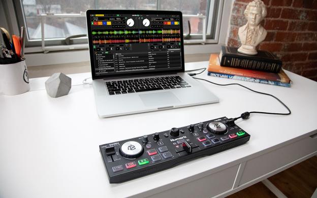 NUMARK DJ2GO2TOUCH - Multi device Touch Pocket DJ Controller