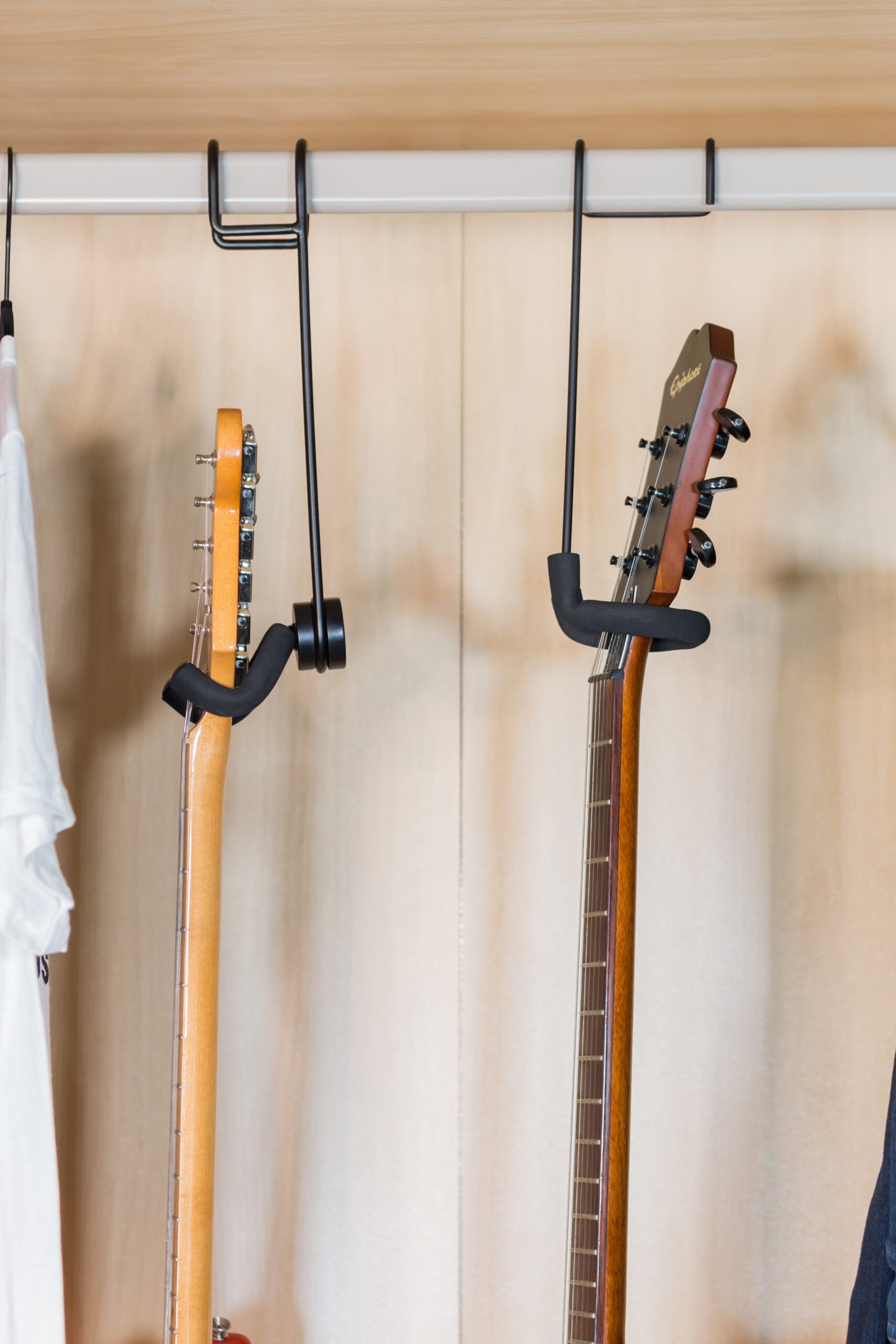 GATOR GFW-GTRCLOSETHNGR Closet Hanger Yoke for Guitars - Closet Hanger Yoke For Guitars