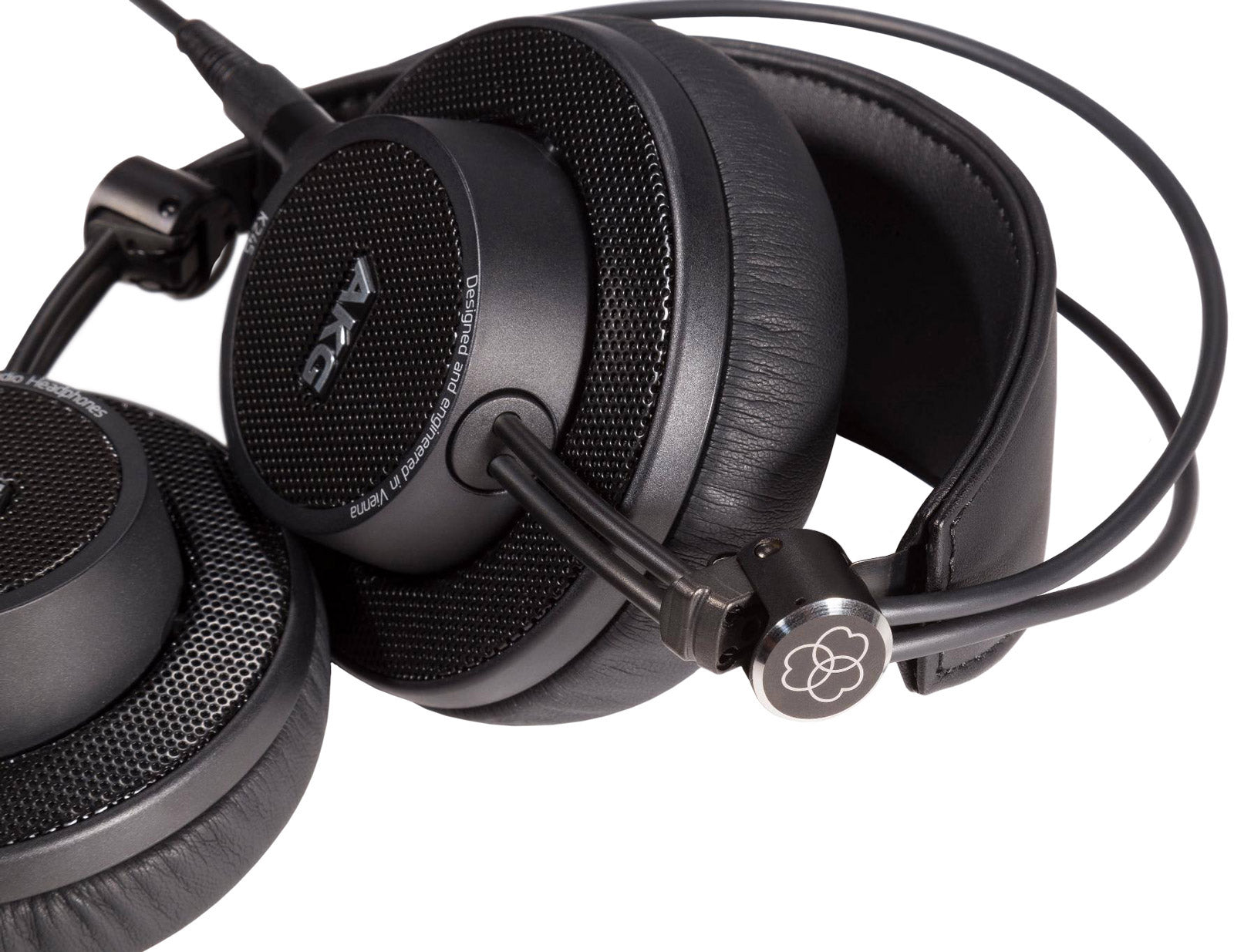 AKG K245 STUDIO QUALITY HEADPHONE