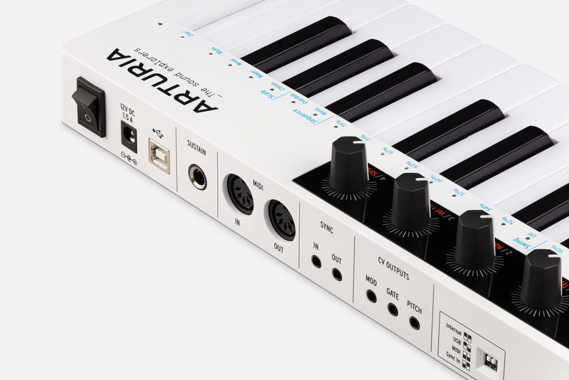 ARTURIA KEYSTEPPRO (Hardware keyboard with advanced sequencer and arpegiator)