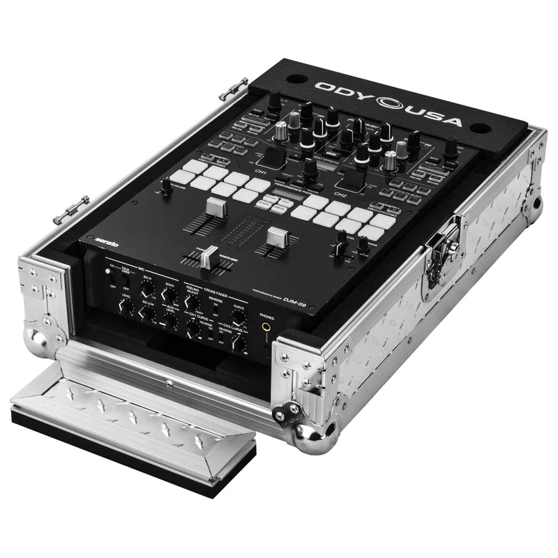 Odyssey FZ10MIXXDDIA-10-inch Format Extra Deep Silver Diamond Plated DJ Mixer Case