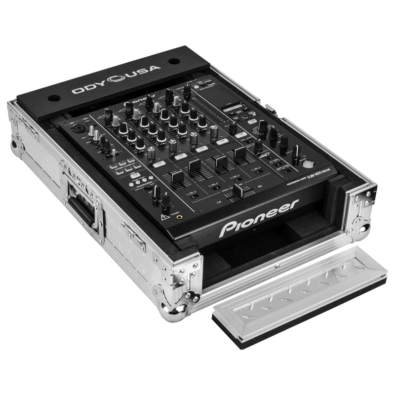 Odyssey FZ12MIXXDDIA Case DJ Gear - Odyssey FZ12MIXXDDIA - Universal 12″ Format DJ Mixer XD Case Silver Diamond Plated
