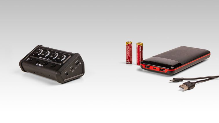 Zoom ZHA-4 Handy Headphone Amplifier