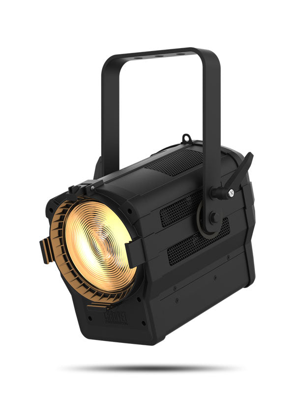 CHAUVET PRO OVATION-F145WW-2 -  flat field of warm white light with high CRI and a motorized zoom range of 16° to 65°,