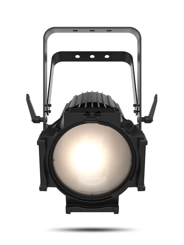 CHAUVET PRO OVATION-P56VW - homogenized, flat and even field of light from an advanced, single source LED - Chauvet Professional OVATION-P56VW Variable White LED Par Can.